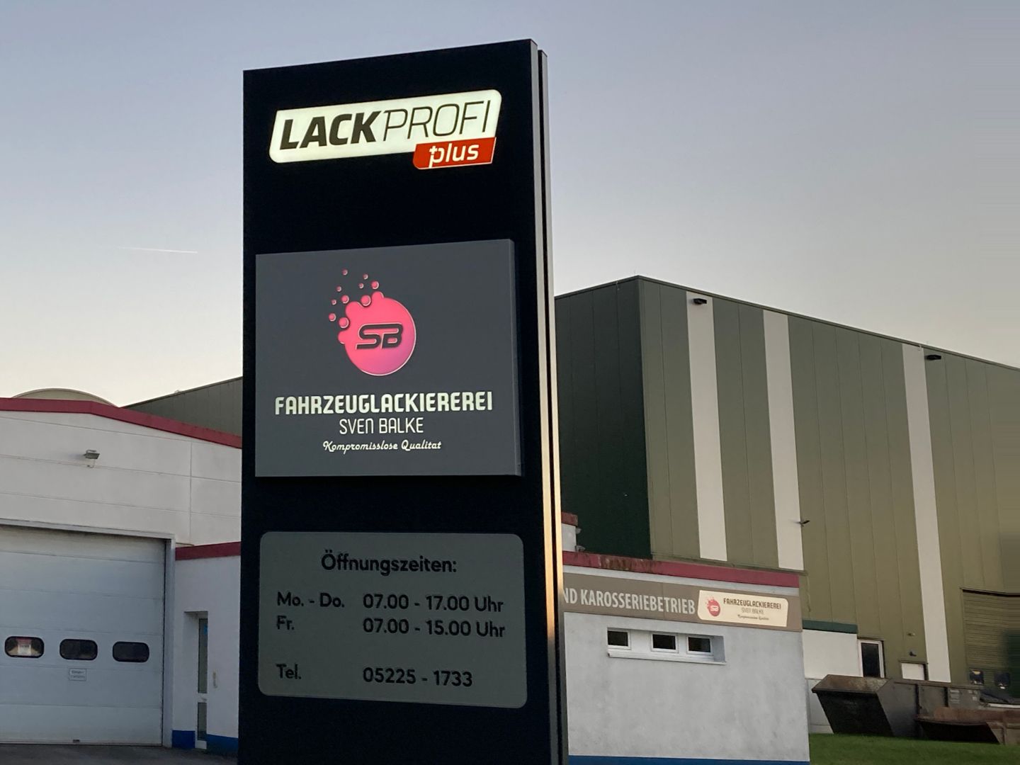 Leuchtpylone Lackprofi Sven Balke