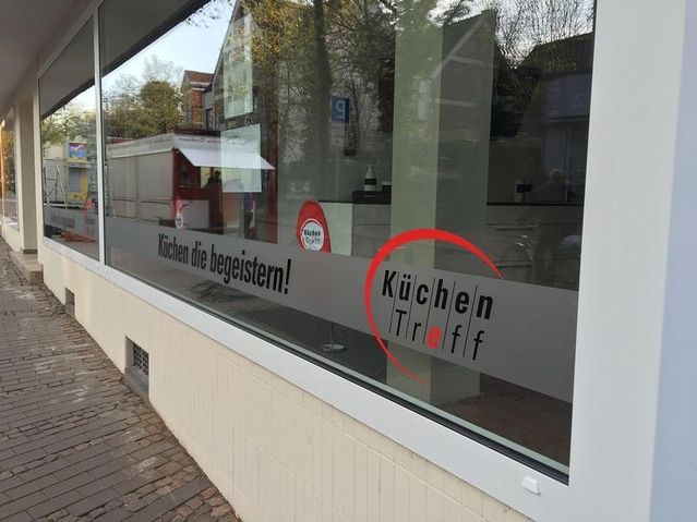 Schaufensterbeschriftung Küchen Treff
